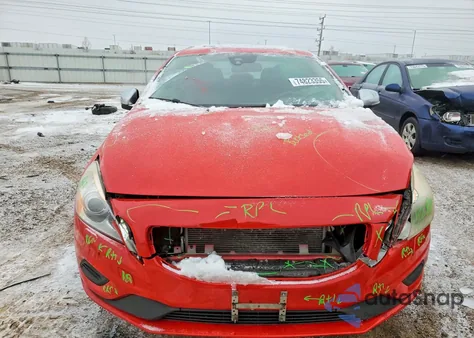 2013 Volvo S60 T6 z USA, uszkodzony, nr VIN YV1902FH1D2197586